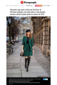 Alexandra Lapp ornou a bota over the knee de Christian Louboutin com look xadrez e saia plissada durante a Berlin-Fashion-Week em janeiro de 2019 - purepeople.com.br - 2019 10 - Alexandra Lapp - found on https://www.purepeople.com.br/midia/alexandra-lapp-ornou-a-bota-over-the-kne_m3162917