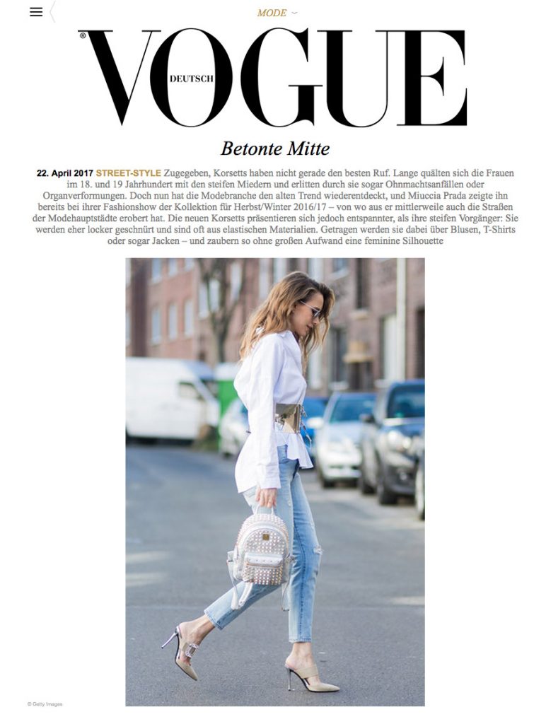 Street Style - Betonte Mitte - Das Comeback des Korsetts - VOGUE - 2017 05 - Alexandra Lapp - found on http://www.vogue.de/mode/mode-trends/street-style-korsett#galerie/9
