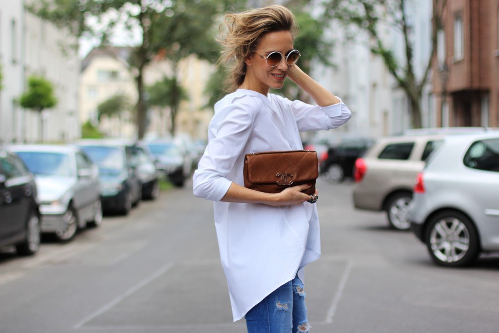 Steffen Schraut, Zara, Christian Louboutin, Chanel, Chanel vintage, BCBG, Chrome Hearts Alexandra Lapp wearing a white shirt from Steffen Schraut, Zara, Christian Louboutin, Chanel, Chanel vintage, BCBG, Chrome Hearts