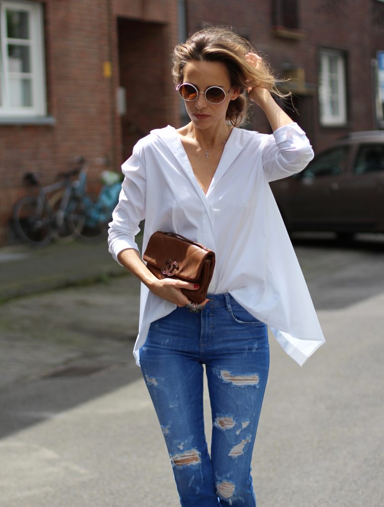 Steffen Schraut, Zara, Christian Louboutin, Chanel, Chanel vintage, BCBG, Chrome Hearts Alexandra Lapp wearing a white shirt from Steffen Schraut, Zara, Christian Louboutin, Chanel, Chanel vintage, BCBG, Chrome Hearts