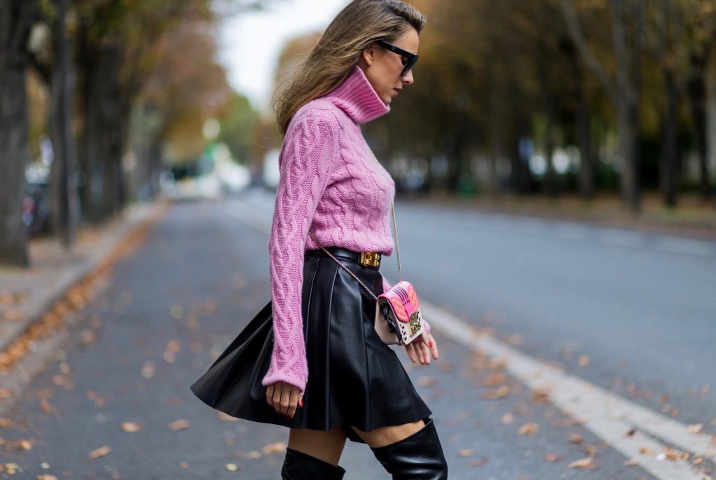 Jil Sander, Steffen Schraut, Celine, Furla, Alaïa, Hermès PARIS, FRANCE - OCTOBER 01: German model and fashion blogger Alexandra Lapp (@alexandralapp_) wearing a pink sweater from Jil Sander, leather pleated skirt from Steffen Schraut, overknees from Alaia, Celine sunglasses, Hermes belt, pink Furla bag on October 1, 2016 in Paris, France. (Photo by Christian Vierig/Getty Images) *** Local Caption *** Alexandra Lapp