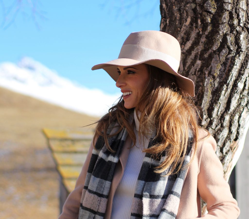 Sankt Moritz, Marc Cain, Gianvito Rossi, Chloé, IWC SANKT MORITZ - DEZEMBER : German model and fashion blogger Alexandra Lapp (@alexandralapp_) wearing Marc Cain in St. Moritz, an off white turtleneck, grey slim jeans, a beige cashmere coat, scarf and hat by Marc Cain, overknee boots in grey from Gianvito Rossi, IWC watch and a bag by Chloe on Dezember, 2016 in Sankt Moritz *** Local Caption *** Alexandra Lapp