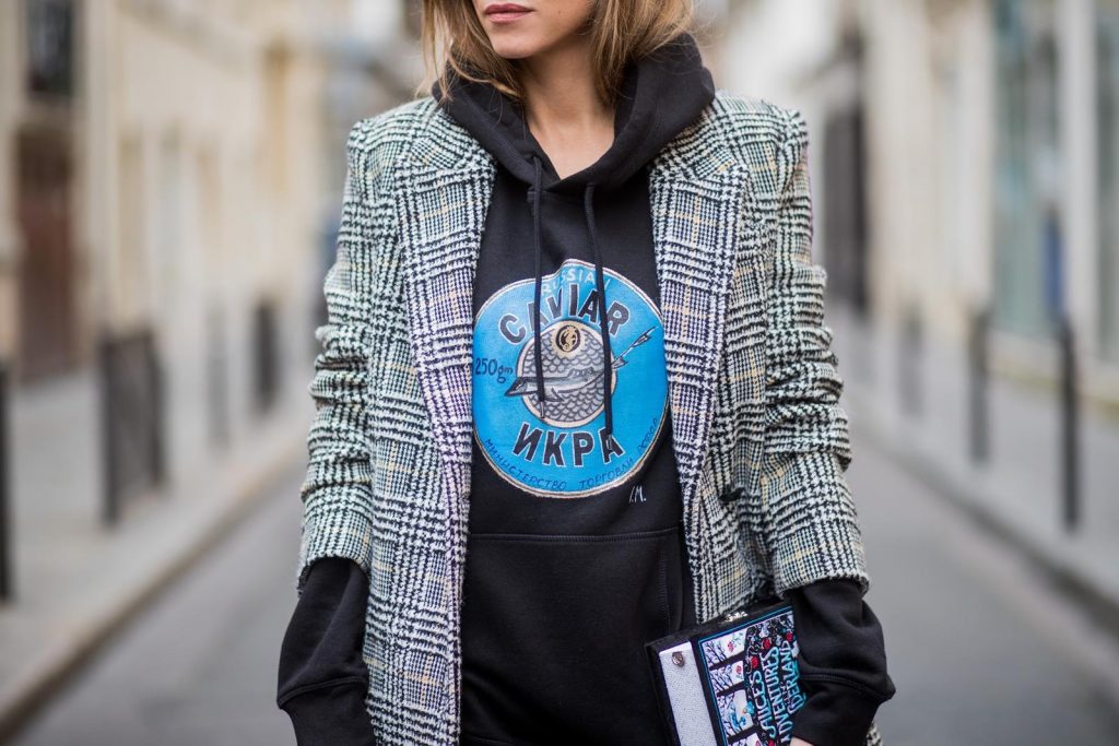 Alexandra Lapp wearing selfmade fashion, a self-made hoodie in black with a hand-painted Russian Caviar motif from Wodka Ogurez, a book clutch with 'Alice adventures in Wonderland' handmade from MD Clutch, vintage Re Done Levis, blue aviator sunglasses by Ray Ban, blue and black heels from Saint Laurent and a plaid coat from SET Fashion is seen during Paris Fashion Week Spring/Summer 2018 on September 28, 2017 in Paris, France. BILD EINBETTEN LIZENZ 1 of 10 Anson Lau is seen before the Ann Demeulemeester fashion show during Paris Fashion week Womenswear SS18 on September 28, 2017 in Paris, France. Anson Lau is seen before the Ann Demeulemeester fashion show during Paris Fashion week Womenswear SS18 on September 28, 2017 in Paris, France. BILD EINBETTEN LIZENZ 2 of 10 Model Cindy Bruna wearing denim jeans, ankle boots, blazer and white tshirt is seen after the Balmain fashion show during Paris Fashion week Womenswear SS18 on September 28, 2017 in Paris, France. Model Cindy Bruna wearing denim jeans, ankle boots, blazer and white tshirt is seen after the Balmain fashion show during Paris Fashion week Womenswear SS18 on September 28, 2017 in Paris, France. BILD EINBETTEN LIZENZ 3 of 10 Model Cindy Bruna wearing denim jeans, ankle boots, blazer and white tshirt is seen after the Balmain fashion show during Paris Fashion week Womenswear SS18 on September 28, 2017 in Paris, France. Model Cindy Bruna wearing denim jeans, ankle boots, blazer and white tshirt is seen after the Balmain fashion show during Paris Fashion week Womenswear SS18 on September 28, 2017 in Paris, France. BILD EINBETTEN LIZENZ 4 of 10 Irene Kim is seen before the Balmain fashion show during Paris Fashion week Womenswear SS18 on September 28, 2017 in Paris, France. Irene Kim is seen before the Balmain fashion show during Paris Fashion week Womenswear SS18 on September 28, 2017 in Paris, France. BILD EINBETTEN LIZENZ 5 of 10 Dani Alves is seen after the Balmain fashion show during Paris Fashion week Womenswear SS18 on September 28, 2017 in Paris, France. Dani Alves is seen after the Balmain fashion show during Paris Fashion week Womenswear SS18 on September 28, 2017 in Paris, France. BILD EINBETTEN LIZENZ 6 of 10 Model Sara Sampaio is seen after the Balmain fashion show during Paris Fashion week Womenswear SS18 on September 28, 2017 in Paris, France. Model Sara Sampaio is seen after the Balmain fashion show during Paris Fashion week Womenswear SS18 on September 28, 2017 in Paris, France. BILD EINBETTEN LIZENZ 7 of 10 Caroline Daur is seen before the Balmain fashion show during Paris Fashion week Womenswear SS18 on September 28, 2017 in Paris, France. Caroline Daur is seen before the Balmain fashion show during Paris Fashion week Womenswear SS18 on September 28, 2017 in Paris, France. BILD EINBETTEN LIZENZ 8 of 10 Model Soo Joo Park is seen after the Balmain fashion show during Paris Fashion week Womenswear SS18 on September 28, 2017 in Paris, France. Model Soo Joo Park is seen after the Balmain fashion show during Paris Fashion week Womenswear SS18 on September 28, 2017 in Paris, France. 