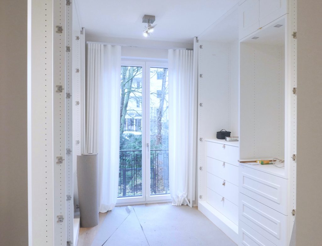 Model and Blogger Alexandra Lapp building her dream closet with More Interior.