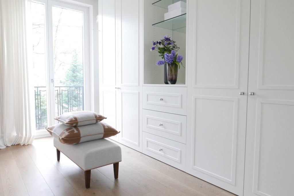 Model and Blogger Alexandra Lapp building her dream closet with More Interior.