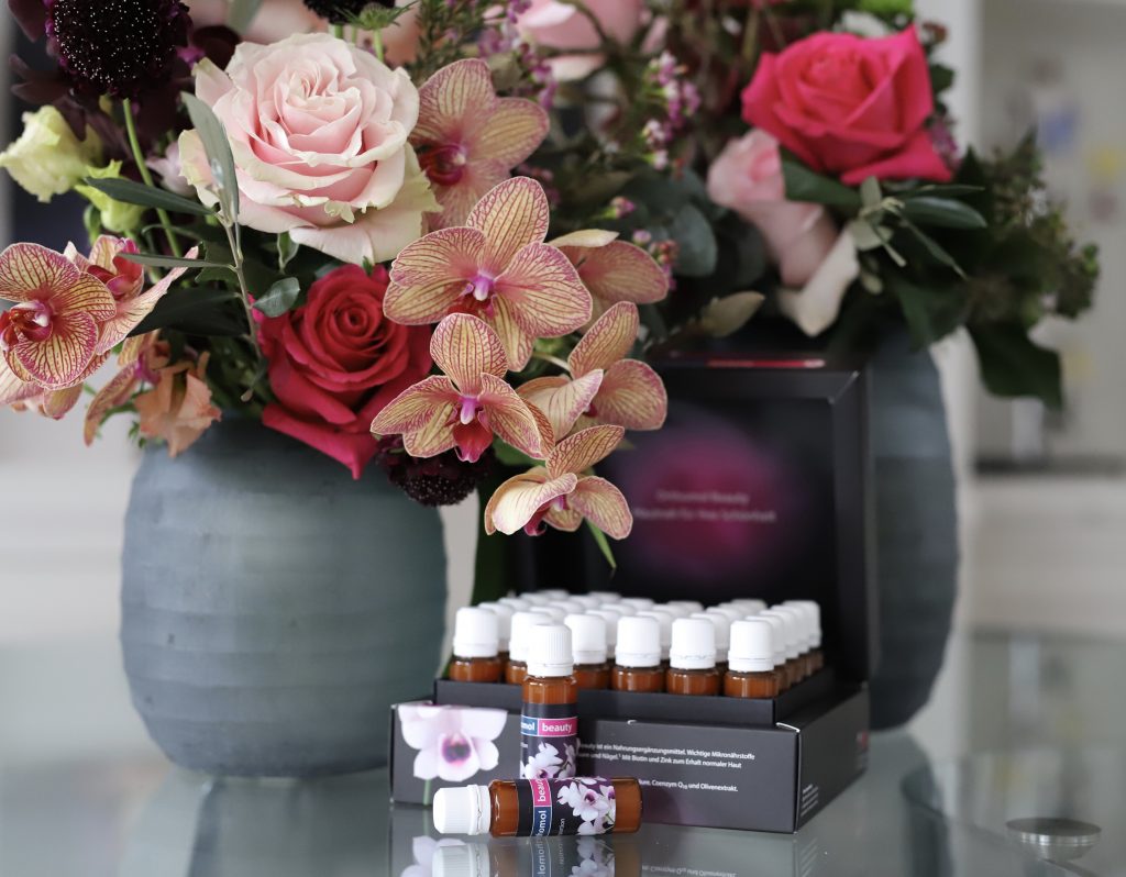 Orthomol beauty, inner beauty, orthomol, beauty elixir, beauty shot, beauty drink Alexandra Lapp enjoying her tasty Orthomol Beauty drink to support her natural beauty