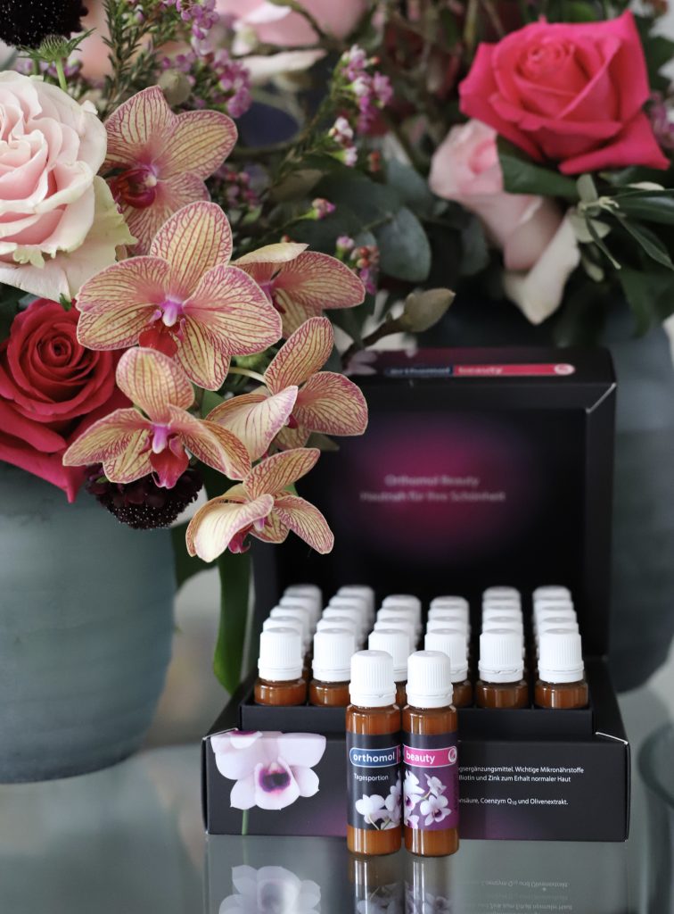 Orthomol beauty, inner beauty, orthomol, beauty elixir, beauty shot, beauty drink Alexandra Lapp enjoying her tasty Orthomol Beauty drink to support her natural beauty
