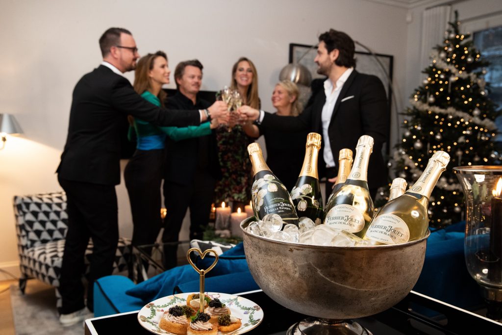 Dinner with friends, Aki Kaviar, Kaviar, Perrier-Jouët, Champagne, Blanc de Blancs, Belle Époque Alexandra Lapp having a private dinner with friends, Perrier-Jouët and Aki Kaviar at her home.