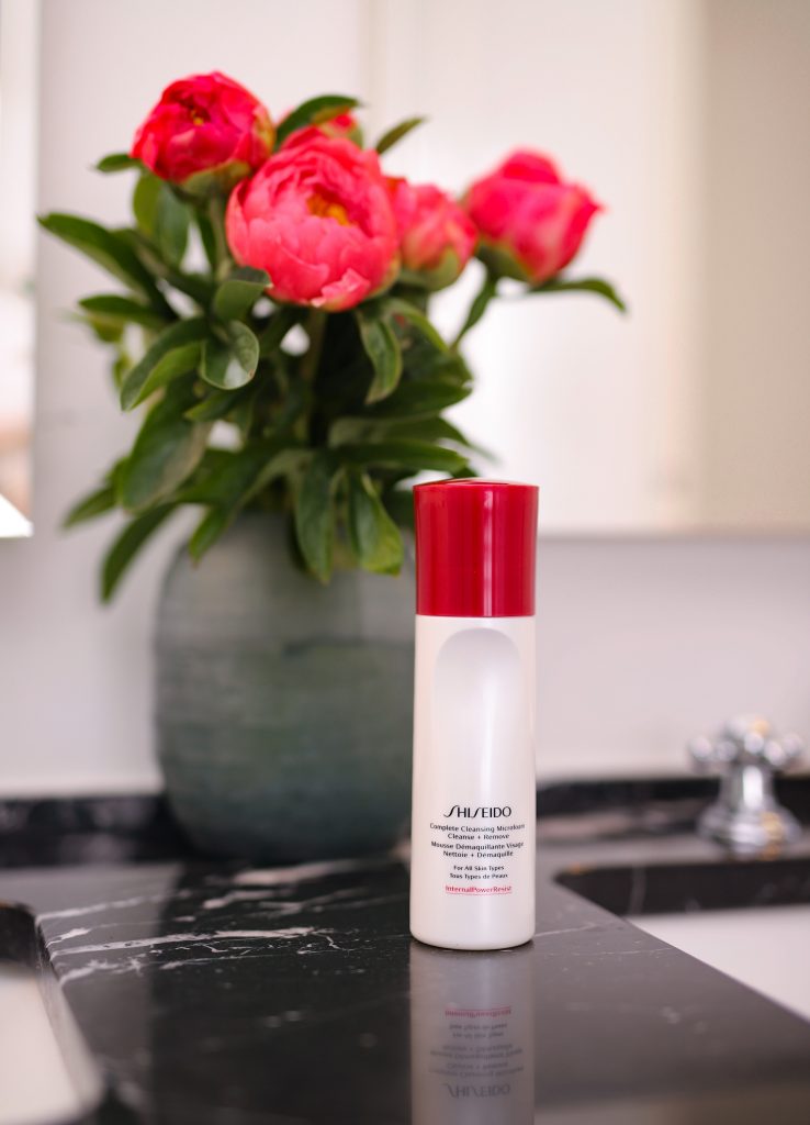 Alexandra Lapp is applying my SHISEIDO Complete Cleansing Microfoam.