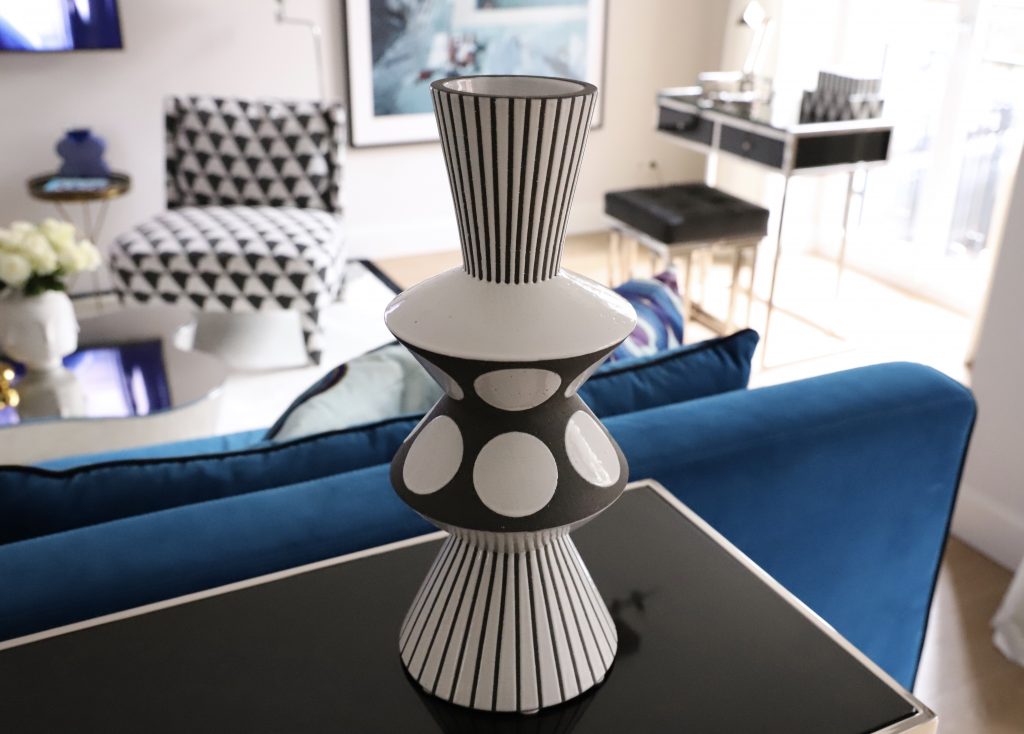 Alexandra Lapp redesigns her living room together with MAXIMILIAN ARNDT INTERIOR LIVING