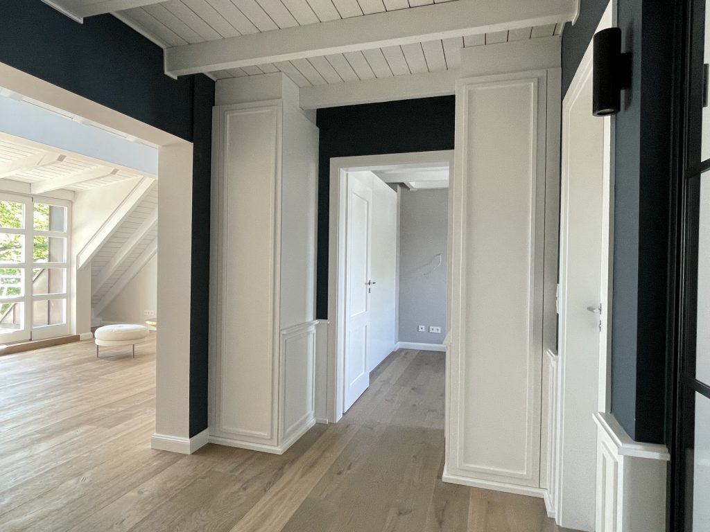 Alexandra Lapp is refurbishing her apartment in cooperation with Thelen Drifte, Furnierholz Düsseldorf, Caparol Icons, Loft FX, Parkett Dietrich.