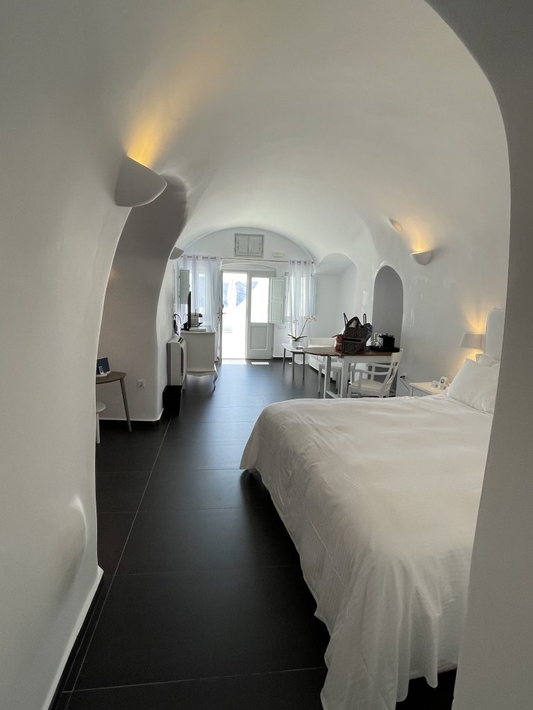 Alexandra Lapp is enjoying her summer holidays in the beautiful village Oia on Santorini.