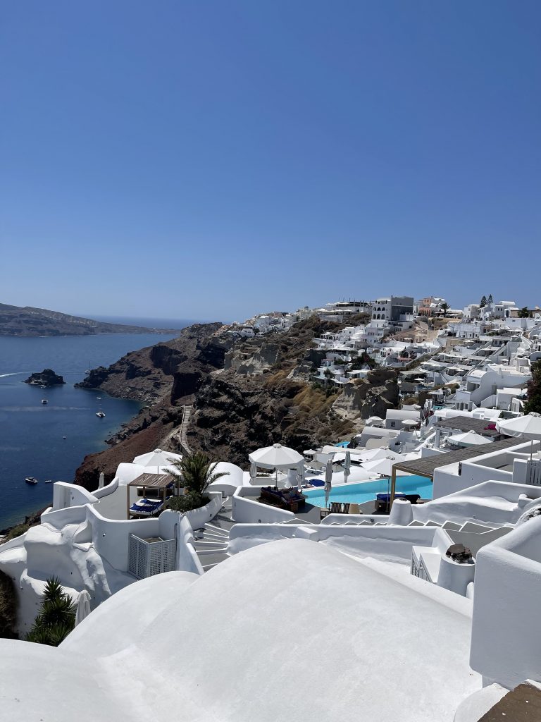 Alexandra Lapp is enjoying her summer holidays in the beautiful village Oia on Santorini.