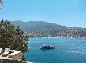 Alexandra Lapp is spending a good time with friends at the Cycladic Gem Luxury Villa, on Ios in Greece.