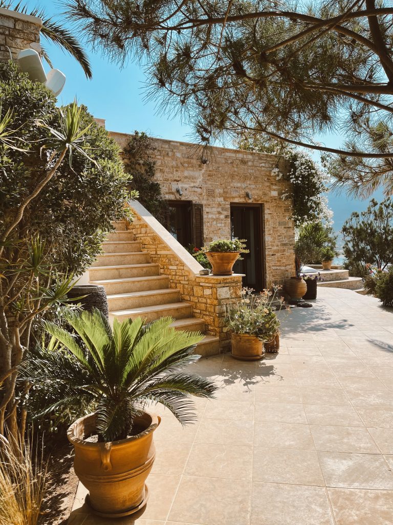 Alexandra Lapp is spending a good time with friends at the Cycladic Gem Luxury Villa, on Ios in Greece.