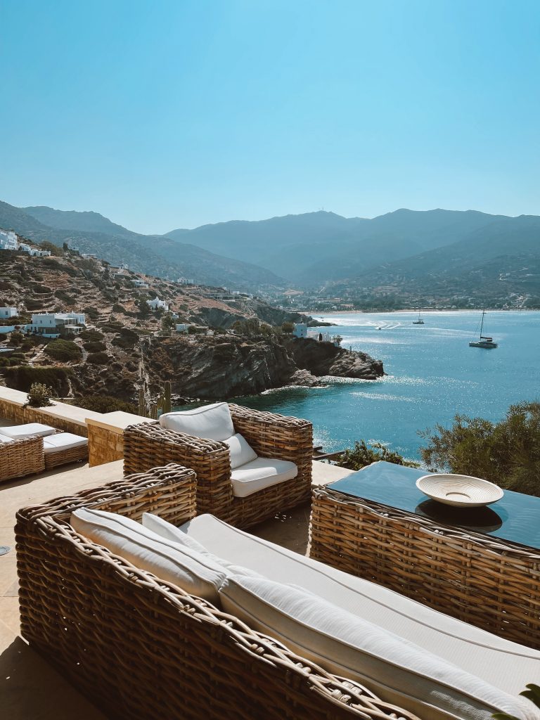 Alexandra Lapp is spending a good time with friends at the Cycladic Gem Luxury Villa, on Ios in Greece.