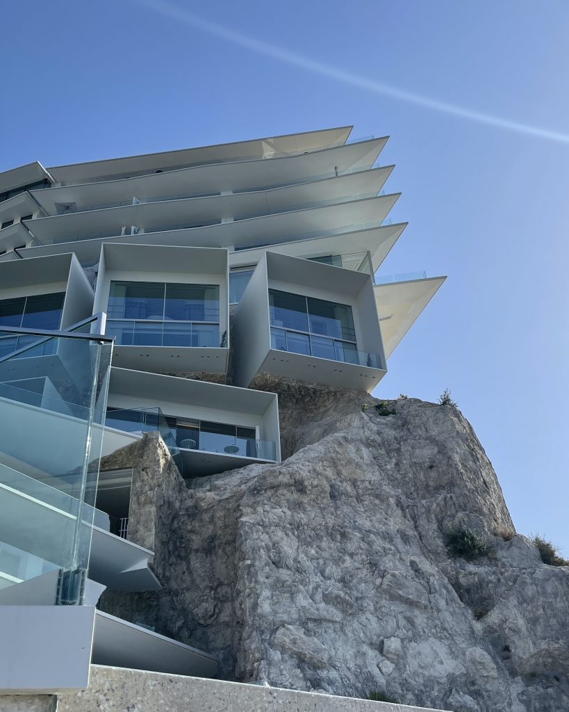Alexandra Lapp had the pleasure to stay at the Maybourne Riviera Hotel with Rolls-Royce at the beautiful Côte d’Azur in July 2022. 