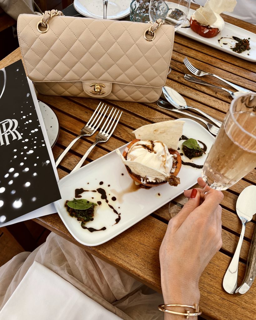 Alexandra Lapp had the pleasure to stay at the Maybourne Riviera Hotel with Rolls-Royce at the beautiful Côte d’Azur in July 2022. 