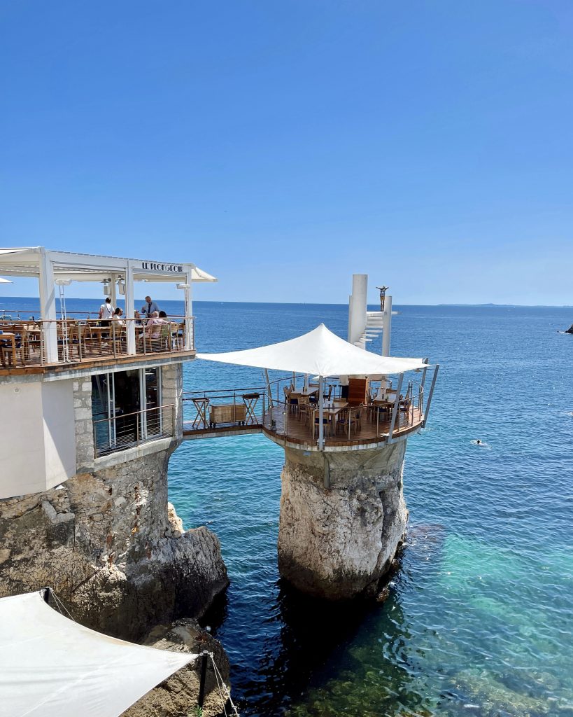 Alexandra Lapp had the pleasure to stay at the Maybourne Riviera Hotel with Rolls-Royce at the beautiful Côte d’Azur in July 2022. 
