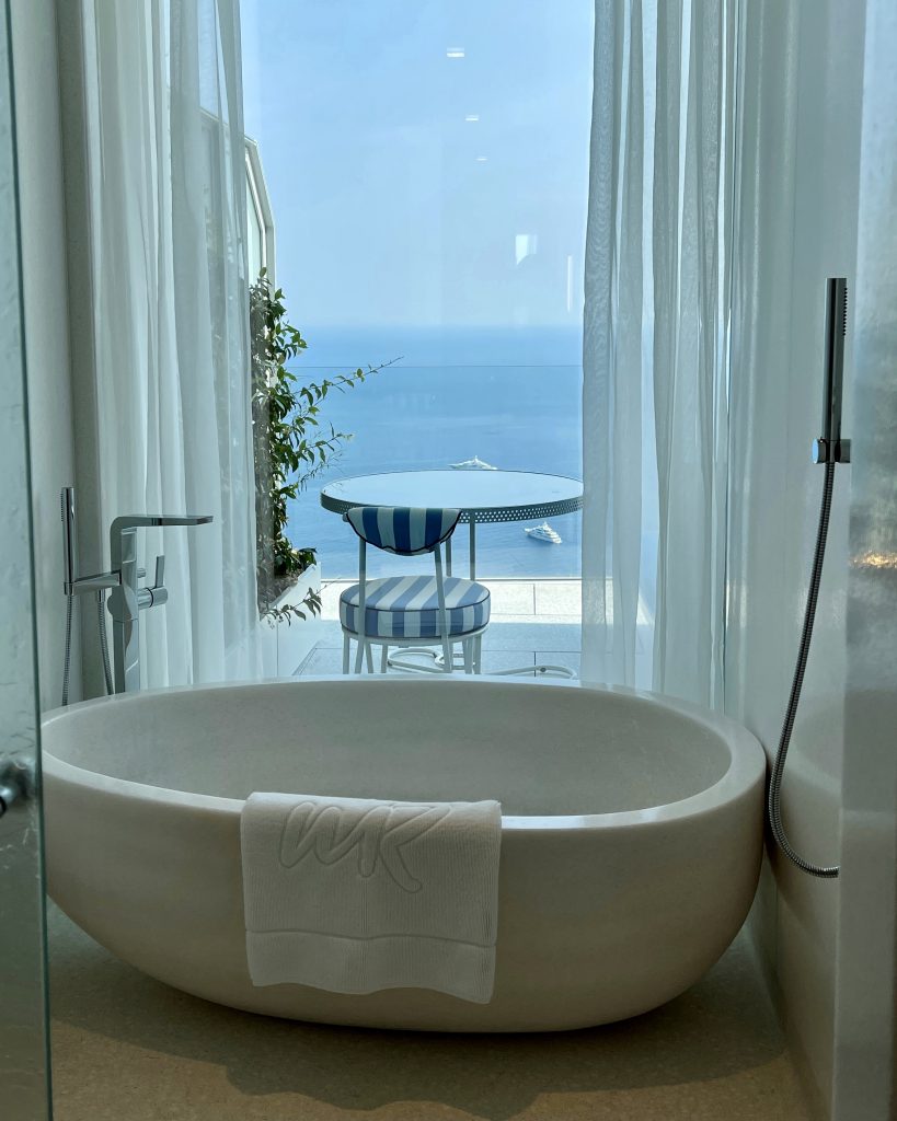 Alexandra Lapp had the pleasure to stay at the Maybourne Riviera Hotel with Rolls-Royce at the beautiful Côte d’Azur in July 2022. 