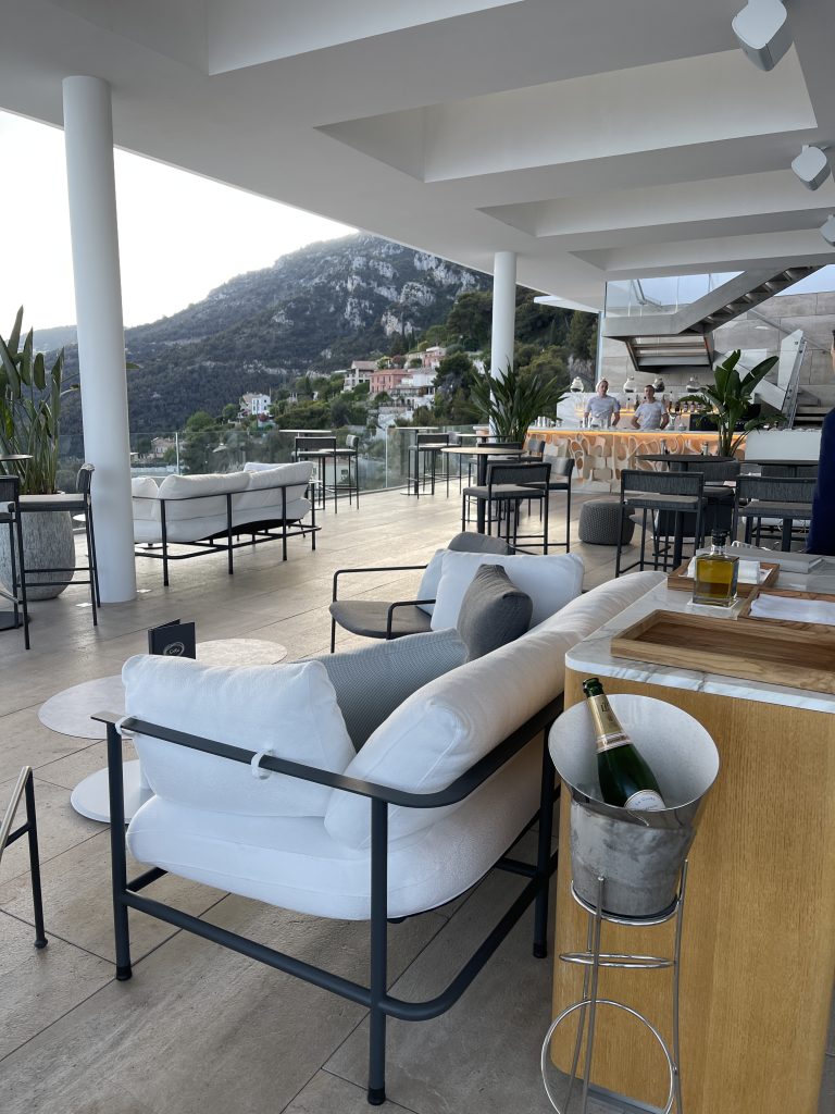 Alexandra Lapp had the pleasure to stay at the Maybourne Riviera Hotel with Rolls-Royce at the beautiful Côte d’Azur in July 2022. 