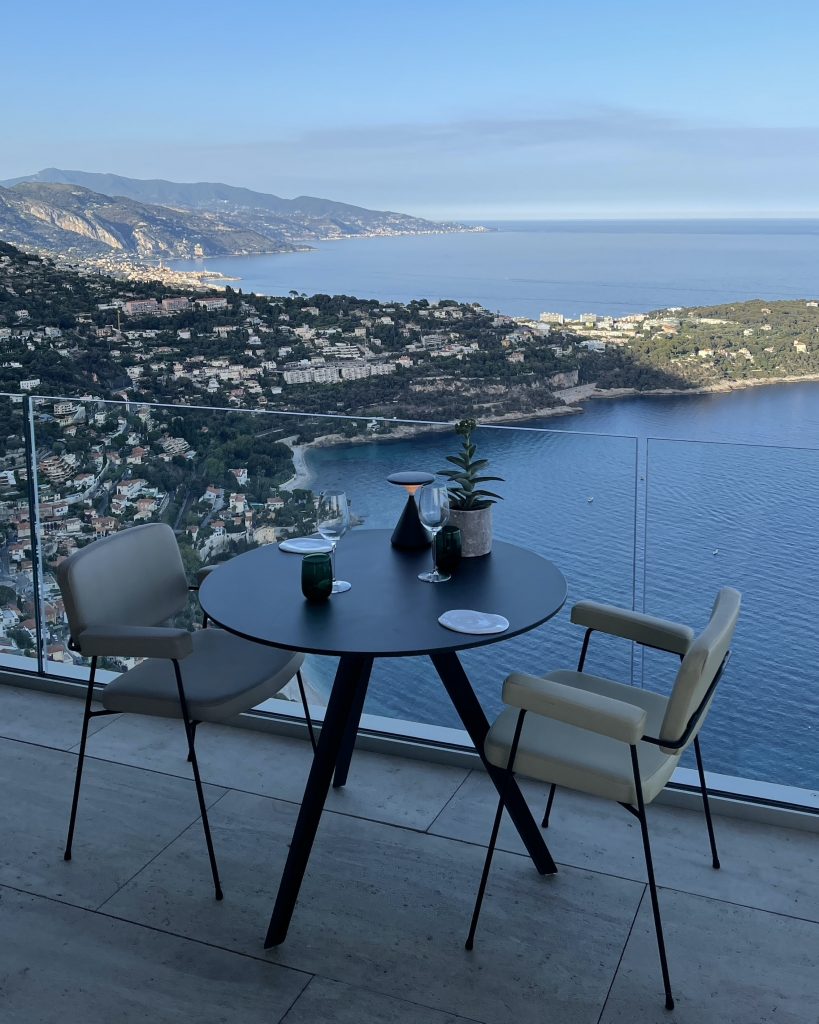 Alexandra Lapp had the pleasure to stay at the Maybourne Riviera Hotel with Rolls-Royce at the beautiful Côte d’Azur in July 2022. 