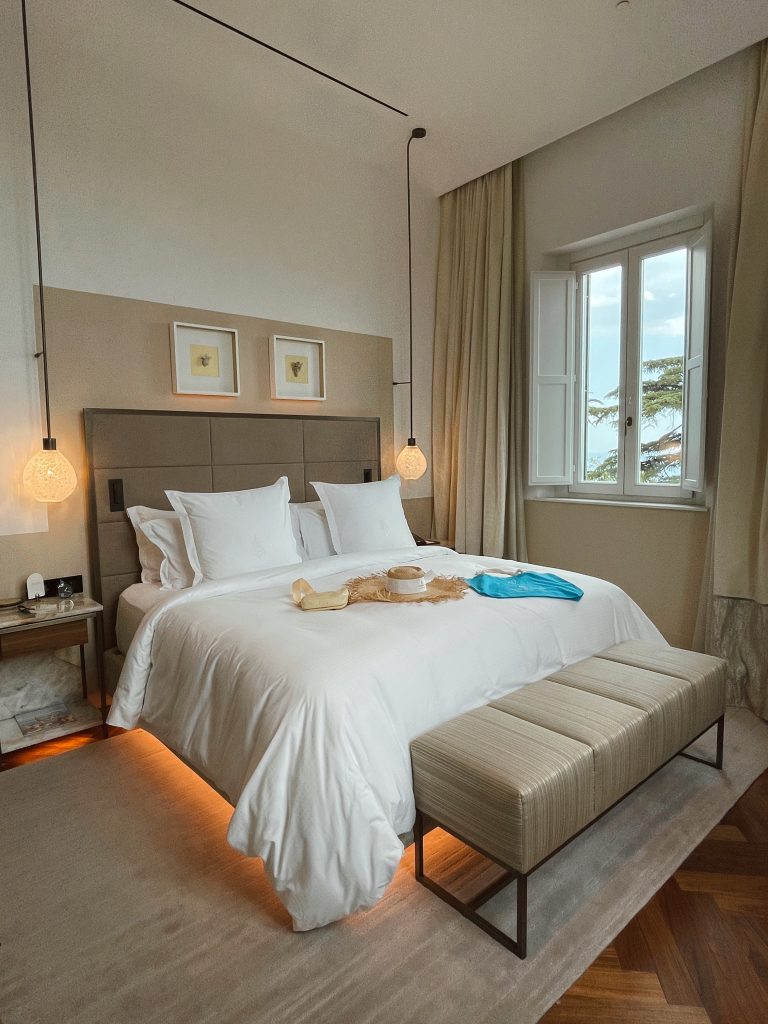 Alexandra Lapp had the pleasure to spend her birthday week at the beautiful San Domenico Palace, Taormina, A Four Seasons Hotel on the island of Sicily.