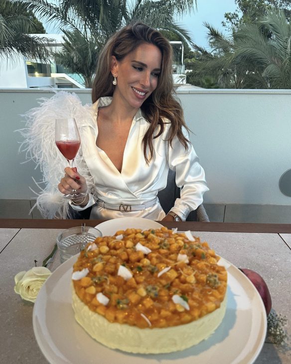 Alexandra Lapp enjoys an amazing time at 7PINES RESORT IBIZA together with her family at this unique and breathtaking location.