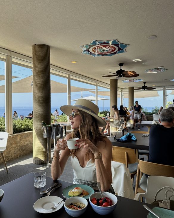 Alexandra Lapp enjoys an amazing time at 7PINES RESORT IBIZA together with her family at this unique and breathtaking location.