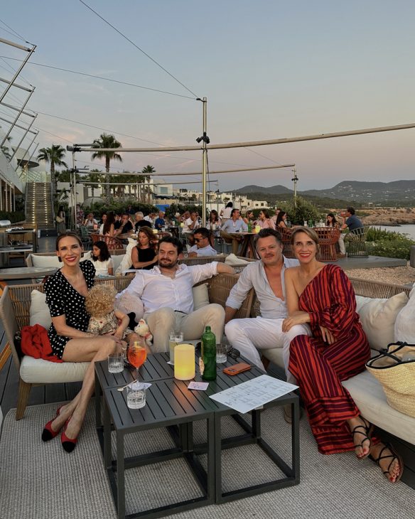 Alexandra Lapp enjoys an amazing time at 7PINES RESORT IBIZA together with her family at this unique and breathtaking location.