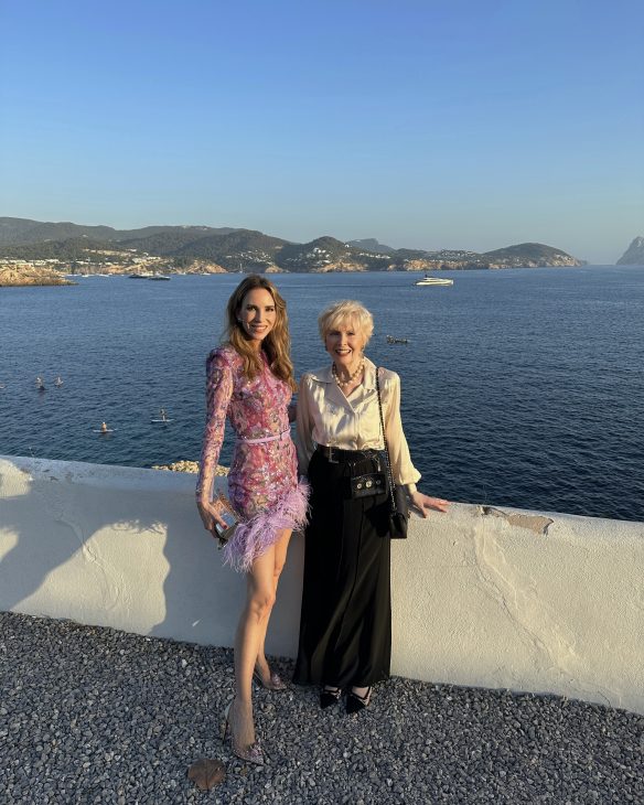 Alexandra Lapp enjoys an amazing time at 7PINES RESORT IBIZA together with her family at this unique and breathtaking location.