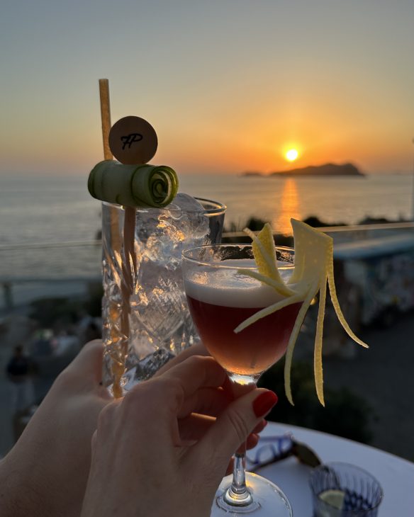 Alexandra Lapp enjoys an amazing time at 7PINES RESORT IBIZA together with her family at this unique and breathtaking location.