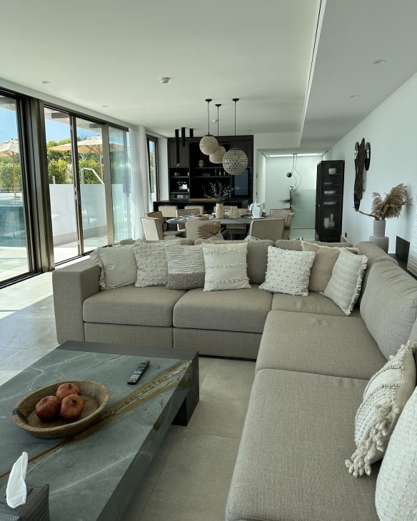 Alexandra Lapp enjoys an amazing time at 7PINES RESORT IBIZA together with her family at this unique and breathtaking location.